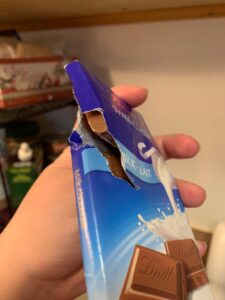 Lindt Classic Swiss Crunchy Milk Chocolate Bar